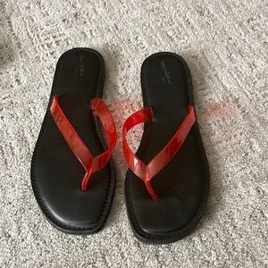 Universal Thread Jelly Flip Flops